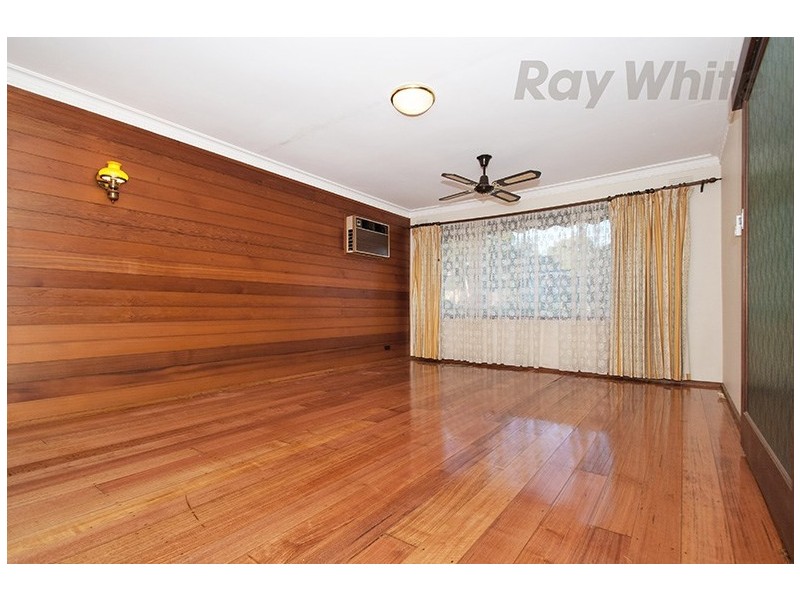 53 Esther Crescent, Mooroolbark VIC 3138