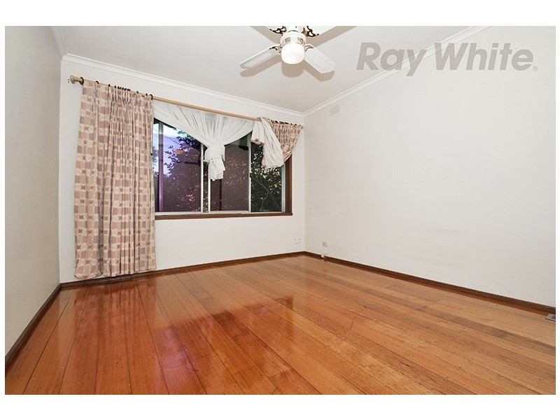 53 Esther Crescent, Mooroolbark VIC 3138