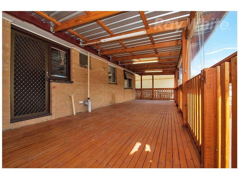 53 Esther Crescent, Mooroolbark VIC 3138