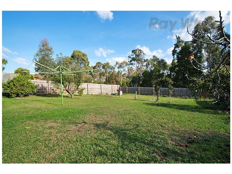 53 Esther Crescent, Mooroolbark VIC 3138