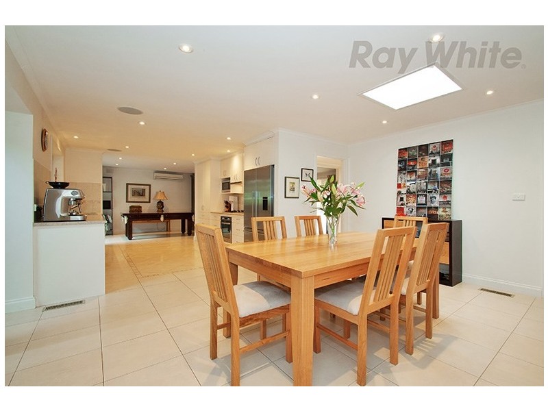 8 Gahnia Close, Ringwood North VIC 3134