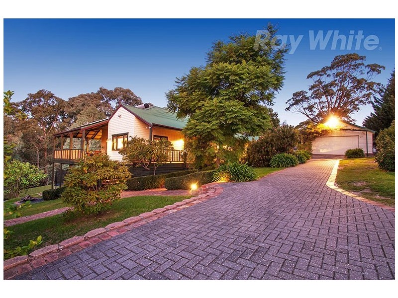 11 DELMONT Court, Mooroolbark VIC 3138