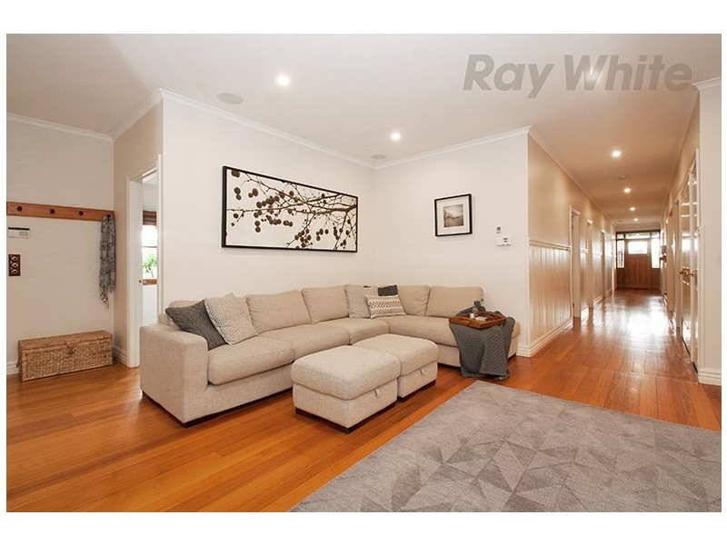 11 DELMONT Court, Mooroolbark VIC 3138