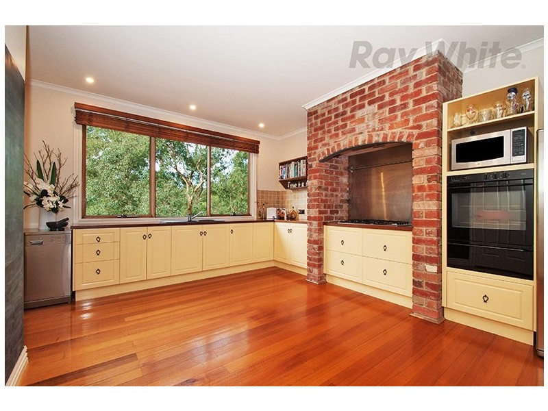 11 DELMONT Court, Mooroolbark VIC 3138