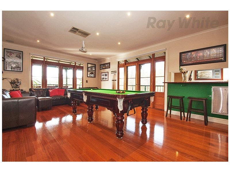 11 DELMONT Court, Mooroolbark VIC 3138