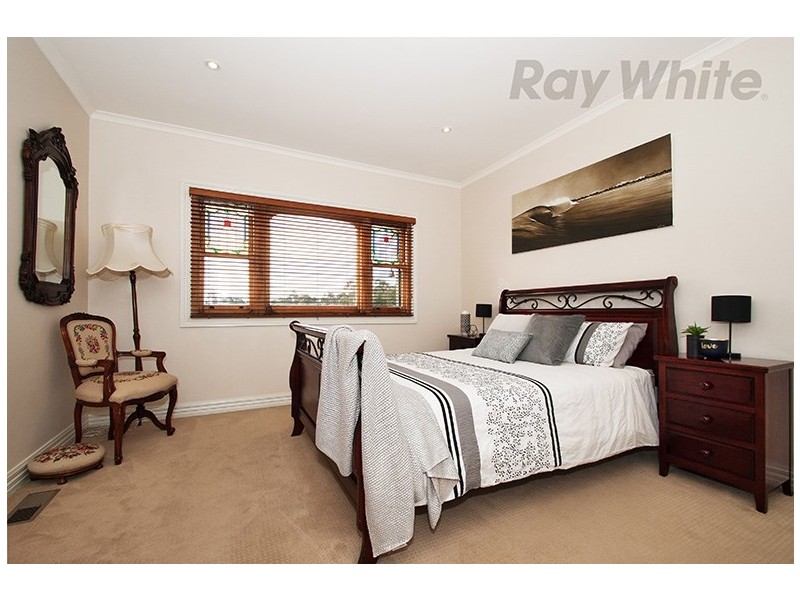 11 DELMONT Court, Mooroolbark VIC 3138