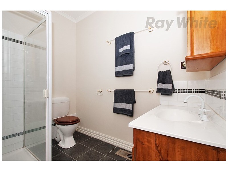 11 DELMONT Court, Mooroolbark VIC 3138