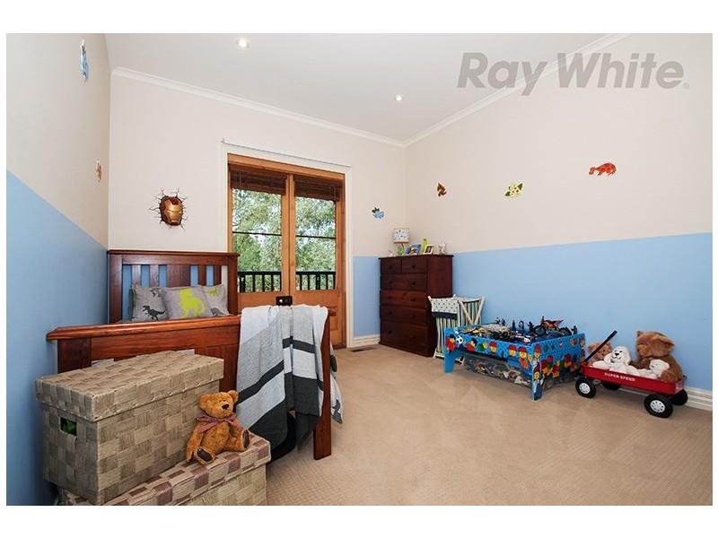 11 DELMONT Court, Mooroolbark VIC 3138