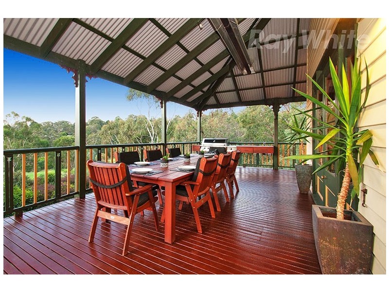 11 DELMONT Court, Mooroolbark VIC 3138