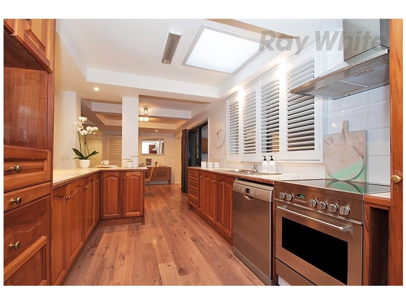 17 ST GEORGES Crescent, Croydon VIC 3136