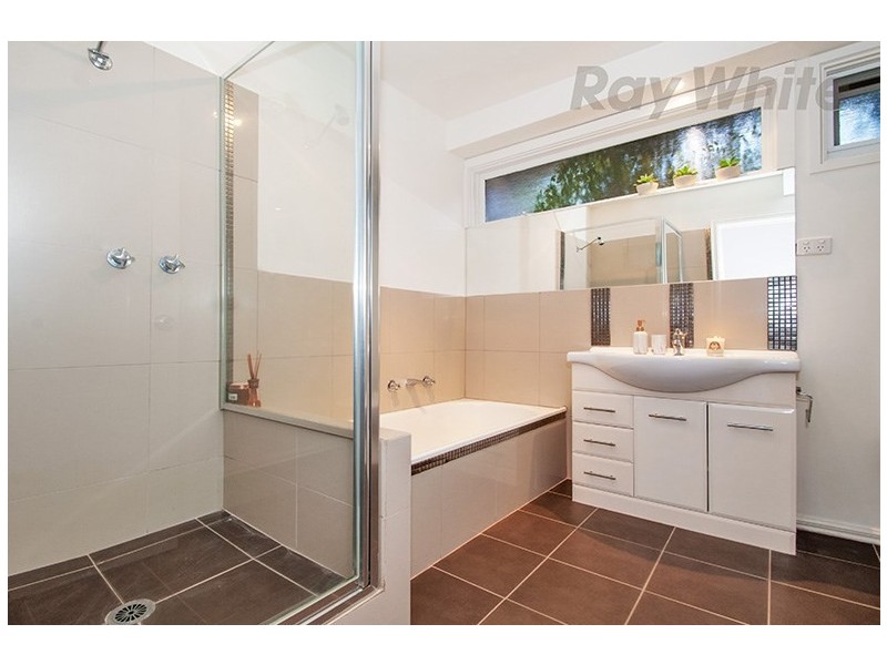 17 ST GEORGES Crescent, Croydon VIC 3136
