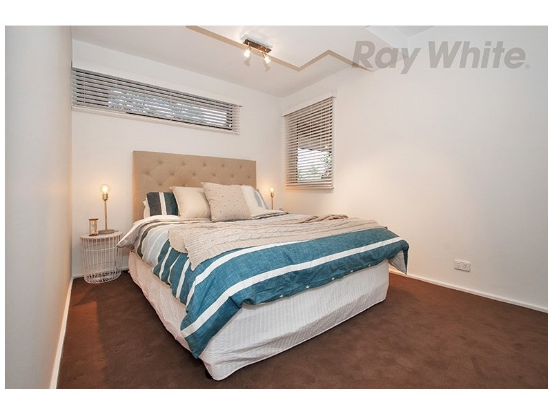 17 ST GEORGES Crescent, Croydon VIC 3136