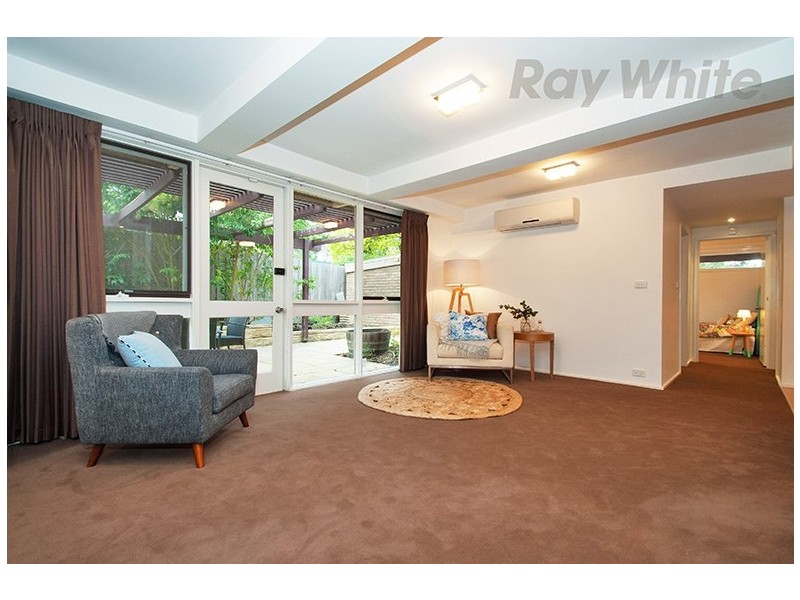 17 ST GEORGES Crescent, Croydon VIC 3136