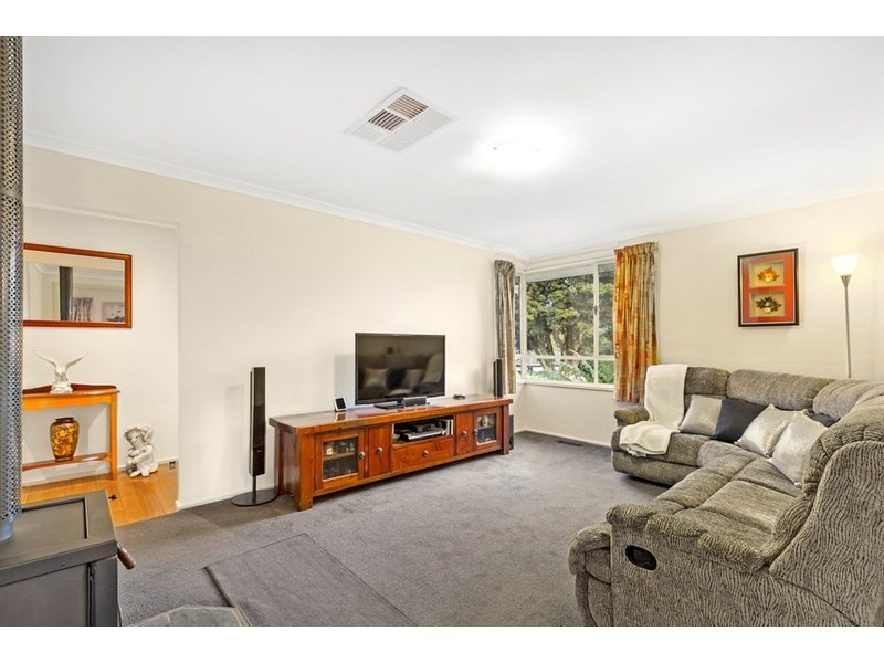 1 Melody Court, Mooroolbark VIC 3138