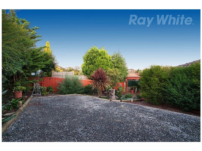 17 Patterdale Court, Croydon Hills VIC 3136