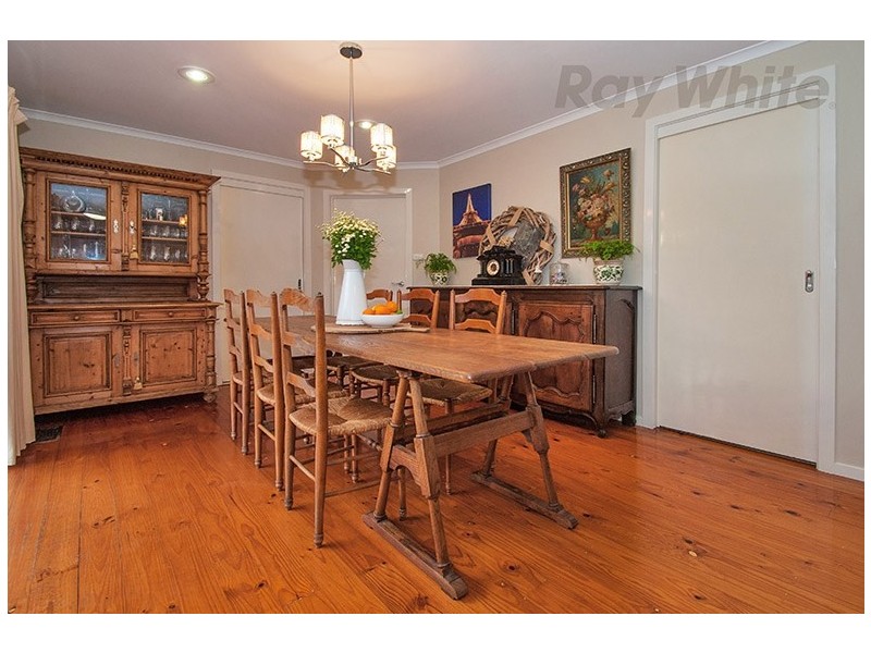 20 AZAROW Circuit, Croydon South VIC 3136