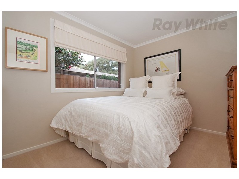 20 AZAROW Circuit, Croydon South VIC 3136