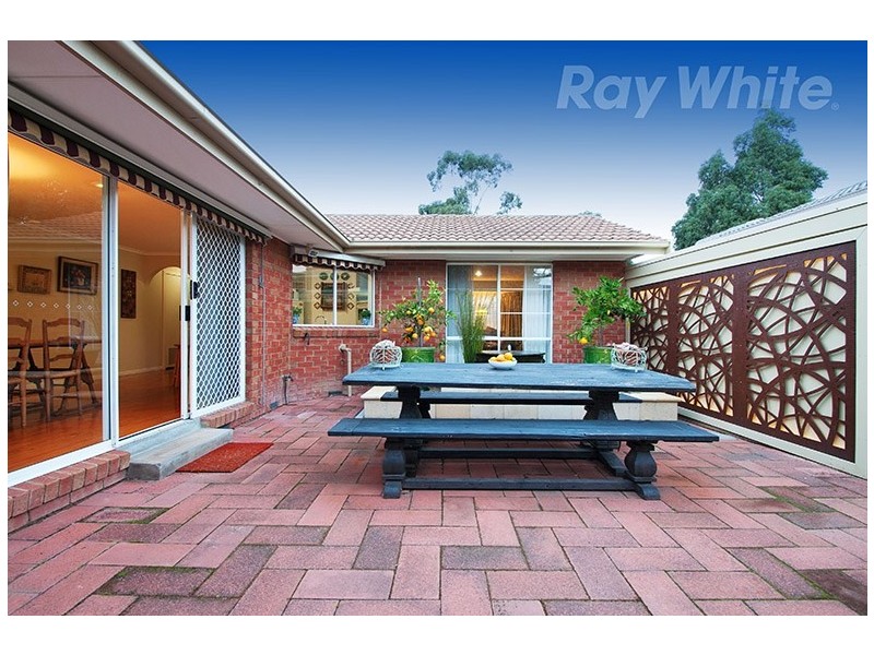 20 AZAROW Circuit, Croydon South VIC 3136