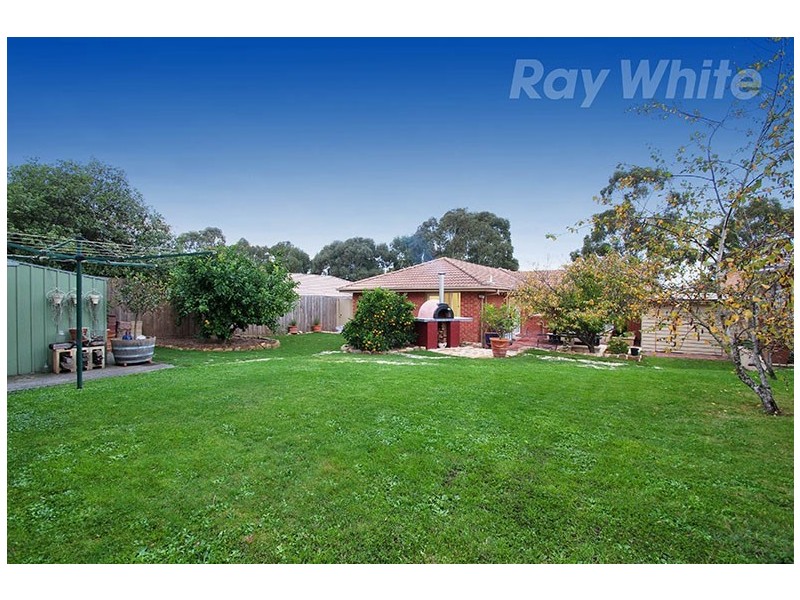 20 AZAROW Circuit, Croydon South VIC 3136