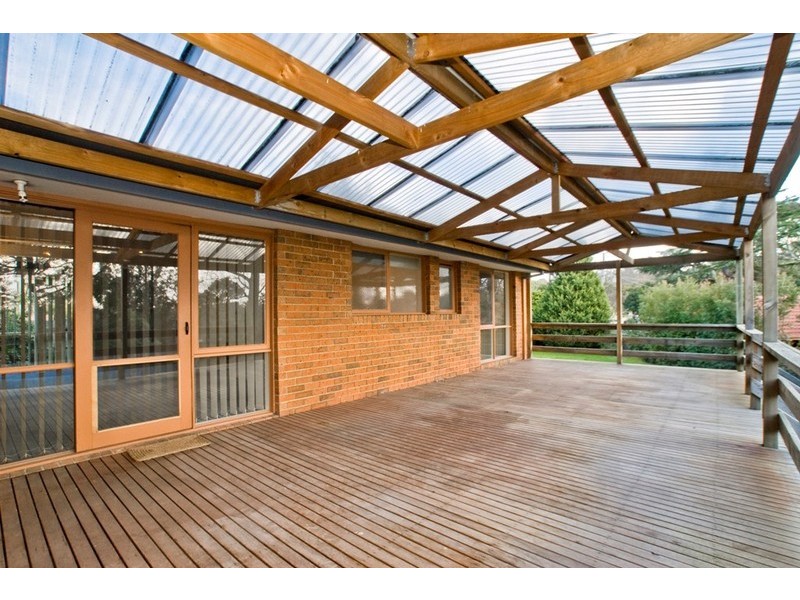 10 HELSTON Court, Croydon Hills VIC 3136