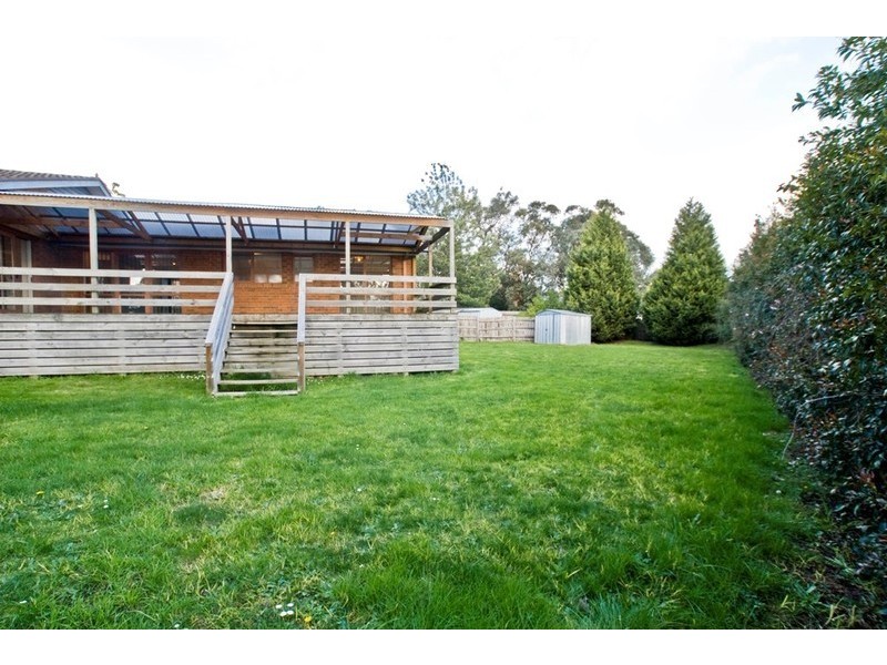 10 HELSTON Court, Croydon Hills VIC 3136