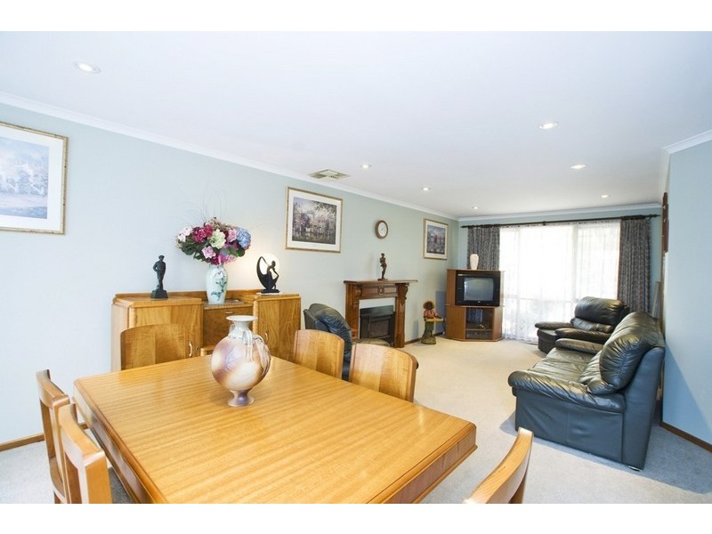 18 MITCHELL Court, Croydon North VIC 3136