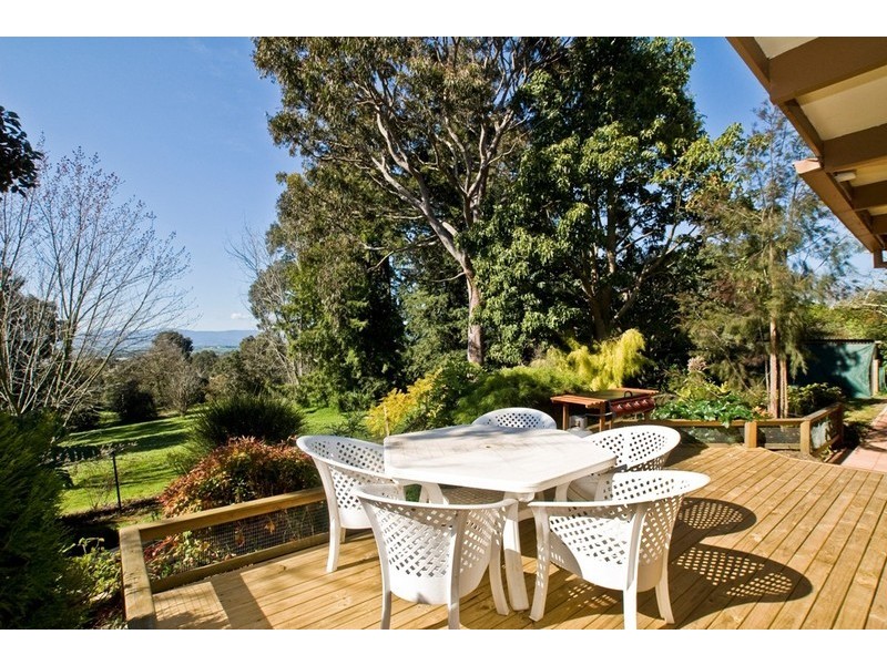 10 PARKVALLEY Drive, Chirnside Park VIC 3116