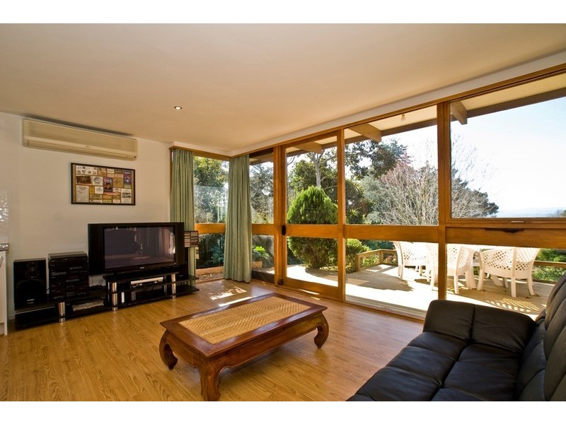 10 PARKVALLEY Drive, Chirnside Park VIC 3116