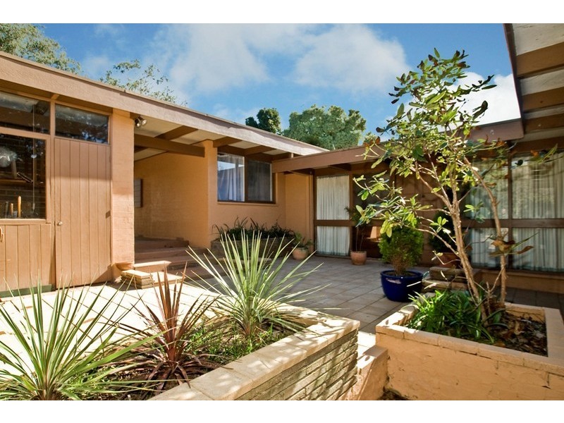 10 PARKVALLEY Drive, Chirnside Park VIC 3116