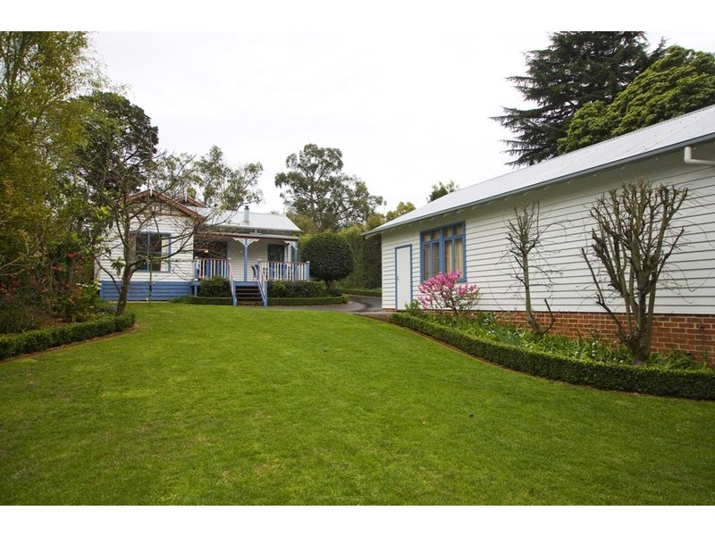 890 MOUNT DANDENONG Road, Montrose VIC 3765