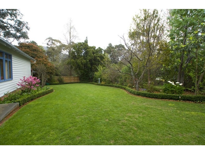 890 MOUNT DANDENONG Road, Montrose VIC 3765