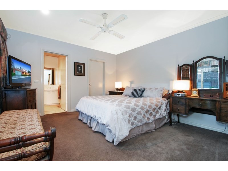 Unit 2, 18-20 HULL Road, Croydon VIC 3136