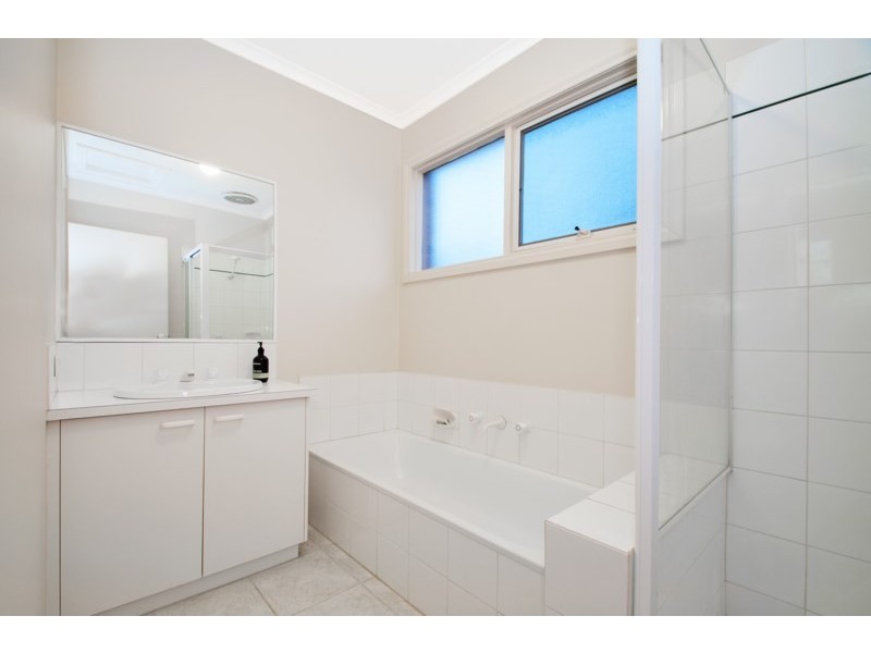 Unit 2, 18-20 HULL Road, Croydon VIC 3136