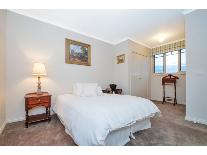 Unit 2, 18-20 HULL Road, Croydon VIC 3136