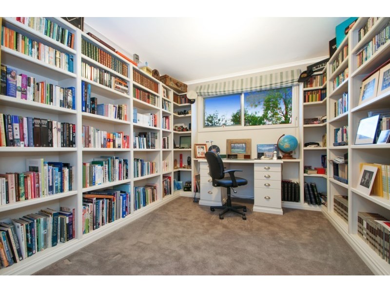 Unit 2, 18-20 HULL Road, Croydon VIC 3136