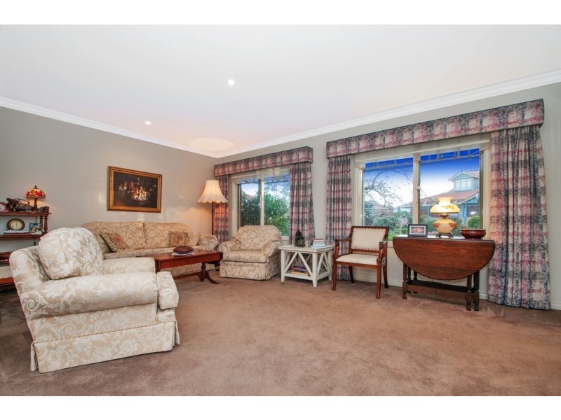 Unit 2, 18-20 HULL Road, Croydon VIC 3136