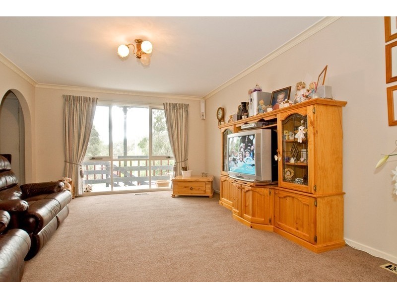 15 NANGATHAN Way, Croydon North VIC 3136