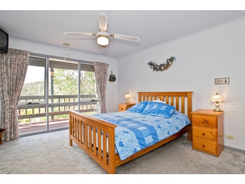 15 NANGATHAN Way, Croydon North VIC 3136