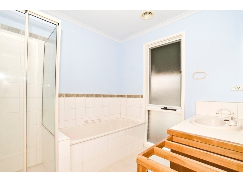 15 NANGATHAN Way, Croydon North VIC 3136