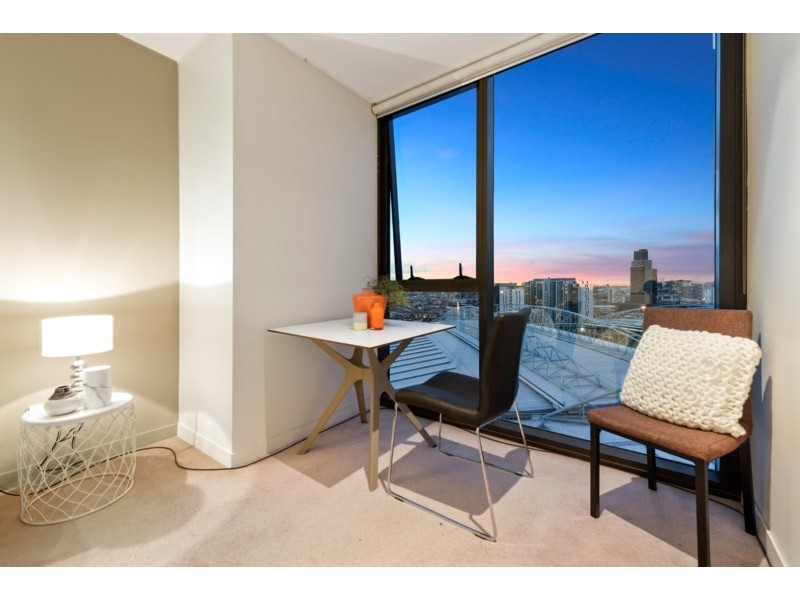 2410/100 HARBOUR Esplanade, Docklands VIC 3008