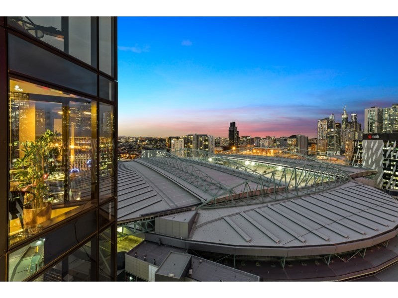 2410/100 HARBOUR Esplanade, Docklands VIC 3008