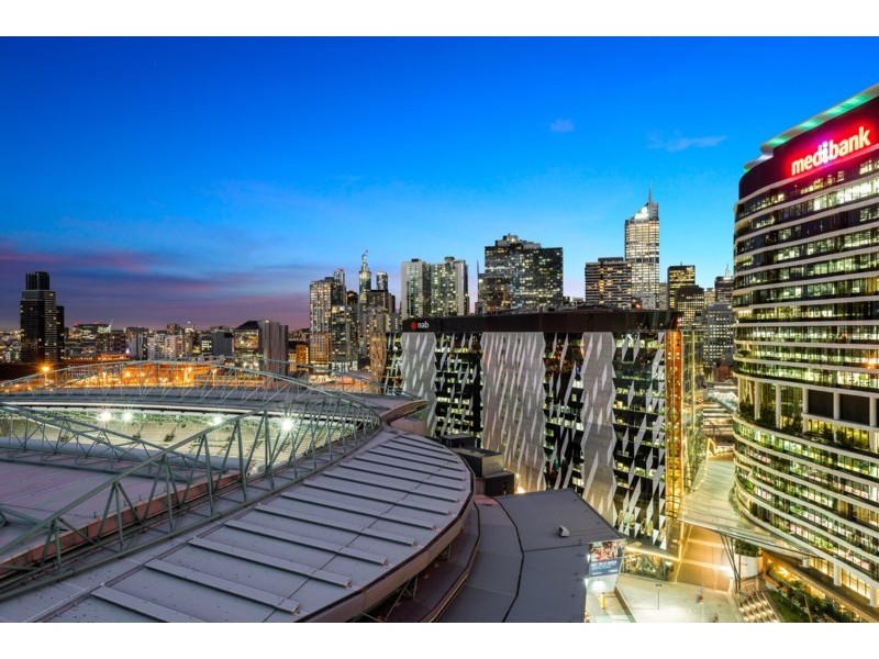 2410/100 HARBOUR Esplanade, Docklands VIC 3008