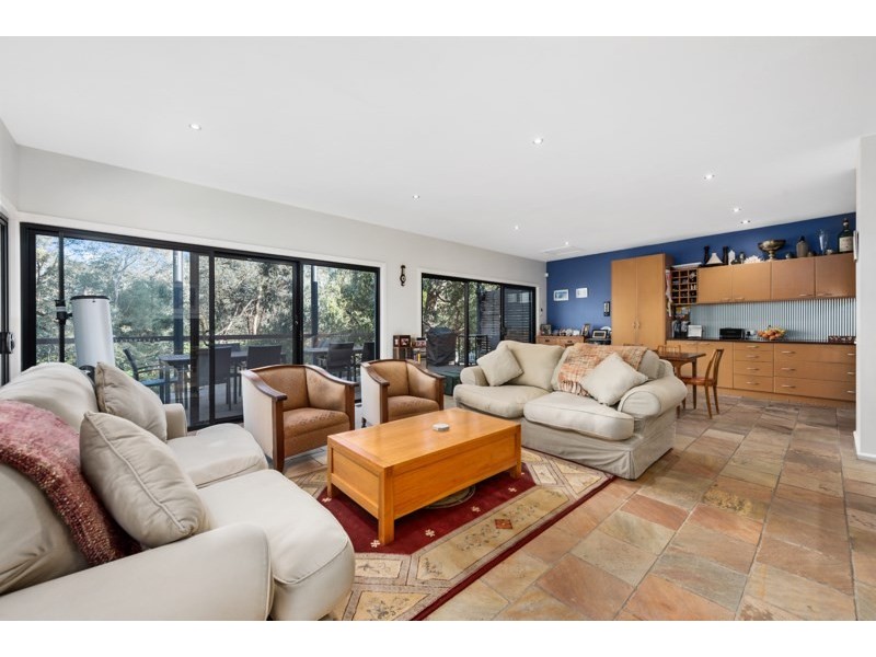 12 THE DELL, Croydon North VIC 3136