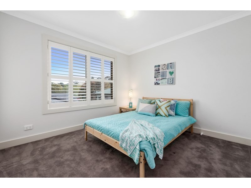 1/4 HAIG Street, Croydon VIC 3136