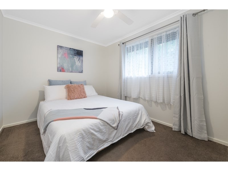 8 ASH Grove, Montrose VIC 3765