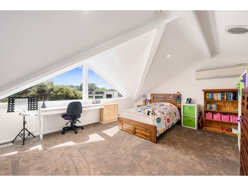 18/13-15 HEWISH Road, Croydon VIC 3136