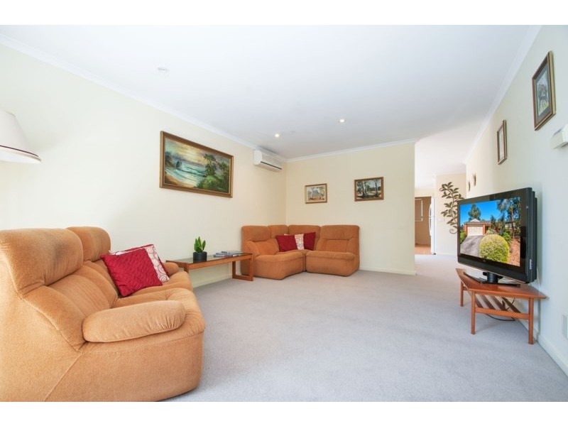 6 FARADAY Road, Croydon South VIC 3136