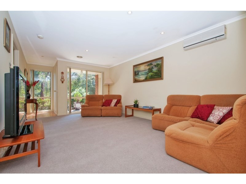 6 FARADAY Road, Croydon South VIC 3136