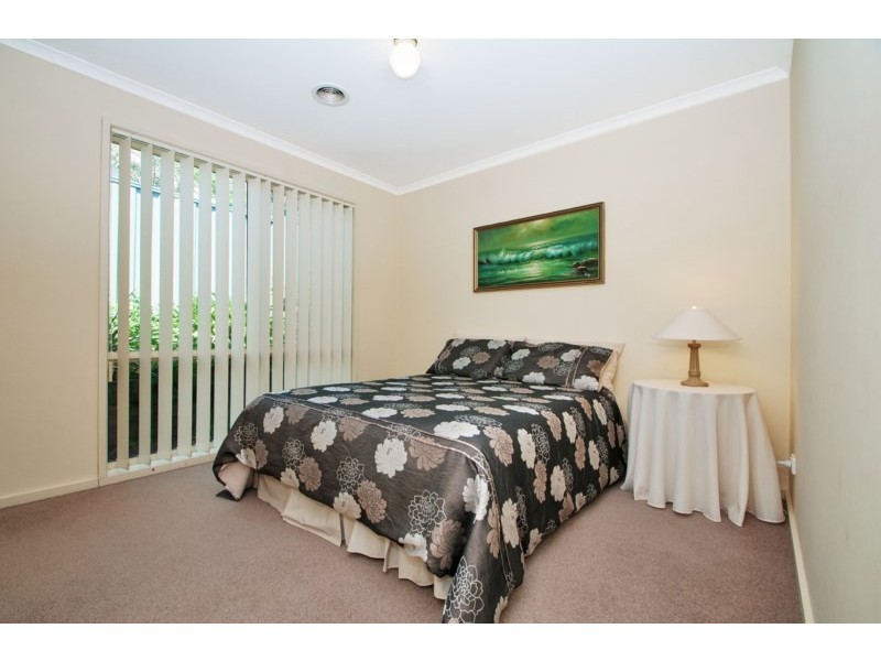 6 FARADAY Road, Croydon South VIC 3136