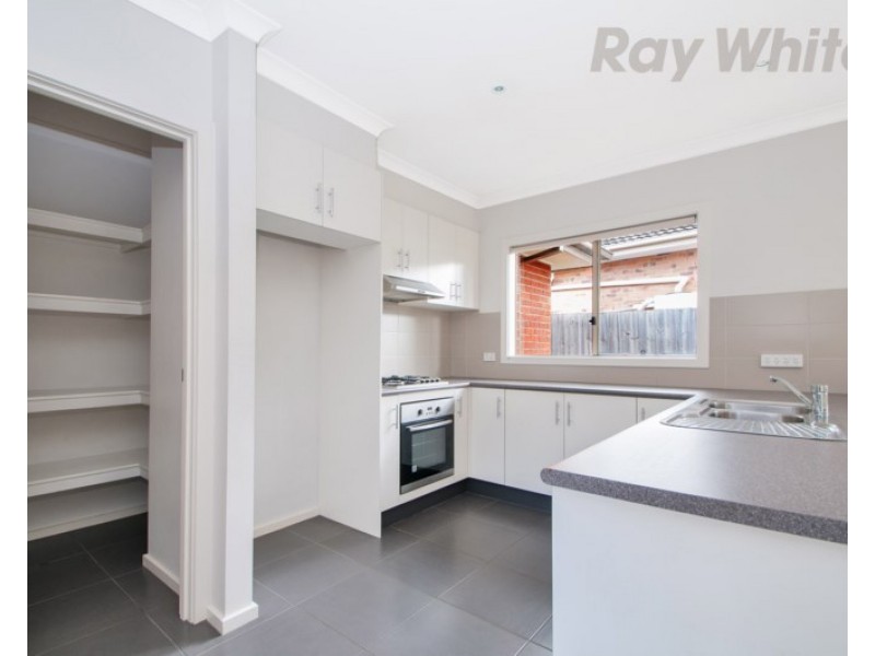 35 BALCOMBE Avenue, Mooroolbark VIC 3138